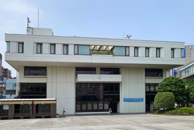 世田谷区立烏山図書館